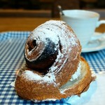 ブレッドアンドケーキ ソラ - コーヒークリームの入ったパン