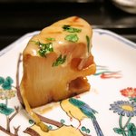 川波 - 筍のステーキ、チーズかけ（さらにとりわけました）