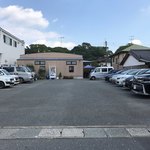 一成 - ほらっ 駐車場が満杯やけん正面が お店です