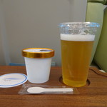 観光特急 しまかぜ - しまかぜバニラアイス(400円)と生ビール(550円)