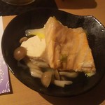 Koshitsu Izakaya Hokkaidou Uokin - 寄せ鍋が完成→小皿に取り分けました(2017.11.10)