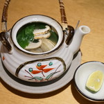 土佐料理 司 - 松茸の土瓶蒸し