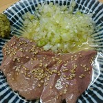 もつ焼き いとや - レバ刺し！美しい！