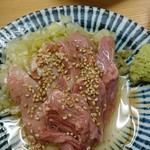 もつ焼き いとや - ハラミ刺し。この繊維。柔らかく、なんとも幸せな一品！