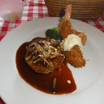 ハーベスト - ハンバーグ　エビフライ