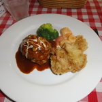 ハーベスト - ハンバーグ　鶏の唐揚げ