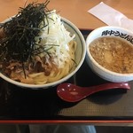 角中うどん店 - 肉つけうどん うどん三玉 780円