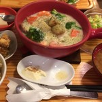 サクラ食堂 - "豆腐ハンバーグ豆腐のクラムチャウダー仕立定食"
            
            