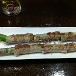 粉ひで - アスパラ肉巻。適度な塩・こしょう加減でお酒もすすみます。