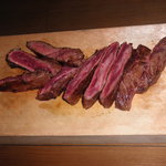 西中洲 楽久虎 - カットすると、程よいレア