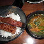 西中洲 楽久虎 - ハラミ丼と野菜のスープ