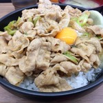 伝説のすた丼屋 - 「すた丼」630円「生卵」付「肉増し W」150円×2「飯増し」100円 合計金額 1,030円（税込）