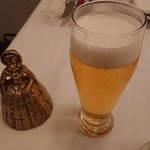 トラットリア ピッツェリア ラルテ - ビール 800円と呼び鈴