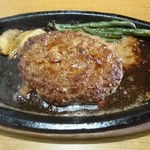 ビッキ石 - ハンバーグステーキ。醤油味でライスに合います。