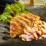 釜飯と炭と酒 やま蔵 - マグロレアカツ　～タルタルソース～