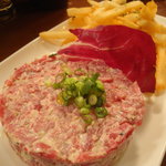 びすとろ UOKIN - 2011/05 和牛もも肉のタルタル ポテトフライ添え❤(６８０円)。