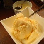 びすとろ UOKIN - 2011/05 バニラアイス極甘シェリーがけ(３００円)。