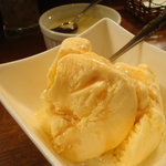 びすとろ UOKIN - 2011/05 バニラアイス極甘シェリーがけ(３００円)。