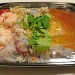 成城石井 エミオ武蔵境店 - タイ風春雨サラダ \439
                                はじめて食べてみた！
                                スイートチリソースをかけて食べるんだけど…あんま味しない感じかなぁ？でも、ヘルシー感はあります！
                                あたしはパクチーサラダの方が好き♡