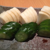 鳥茂 - お通し  キュウリ大根のお新香