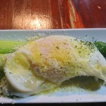 太アスパラの目玉焼き