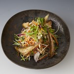 Shokoku Himonoto - カリカリ干物と彩り野菜のサラダ　