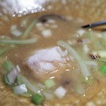 エクアトゥール - クエの直火焼き　フカヒレのスープ　青梗菜と焦がし葱