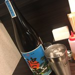 呼び戻しとんこつ 光四郎 - 天草の焼酎池の露のロック