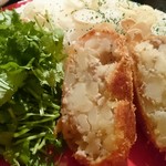 カレー屋アカマル - 北海道産メークイーンコロッケカレー￥１１００パクチー追加￥１５０