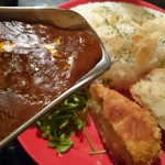 カレー屋アカマル - 北海道産メークイーンコロッケカレー￥１１００パクチー追加￥１５０