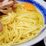 中華そば べんてん - 塩油そば中盛少なめ、チャーシュー、生玉子②