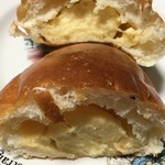 ブーランジェリー　マナベ - 種子島産の自家製粗糖クリームパン　断面