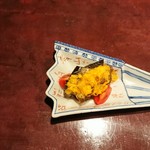 りょうりや 御旅屋 - 秋刀魚の炙りとトマトの葡萄菊花仕立て
