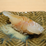 三谷 - 八戸産の平目　　Meursault 2014 Grand Vin de Bourgogne と共に