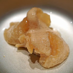 三谷 - 肝で〆た銚子のカワハギ　肝がけ　　Meursault-Charmes 2009 Premier Cru Chateau de Meursault と共に