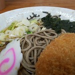 立喰いそば さとう - ナルトがのる