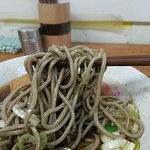 立喰いそば さとう - 黒々としたそばリフト