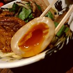 麺屋武蔵 鷹虎 - 【2017.11.12(日)】濃厚つけ麺肉三昧(大盛・300g)1,550円の味玉