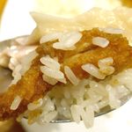 東京カオマンガイ - 当然ながら揚げ鶏、茹で鶏、ご飯の組み合わせはメチャウマです！