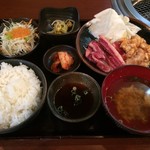 紅梅園 - H.29.8.31.昼 焼肉定食コンビ 850円