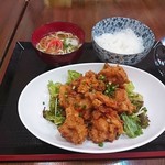 沖縄料理ズミ - から揚げ定食、ミニそば変更