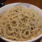 玄蕎麦 野中 - 淡い緑の荒挽き蕎麦