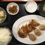 中国料理 麟 - 餃子・小籠包定食¥950(税込)