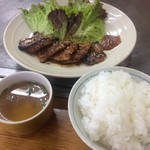 やきにく鉄板定食・ふうふう家 - 豚カルビ定食（主菜）