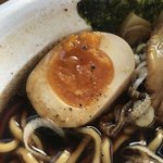 麺家いろは - 味玉のアップ