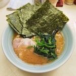 横浜家系ラーメン 田中 - ラーメン650円麺硬め。海苔増し50円。