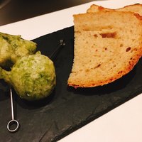 La Brianza - 青海苔のゼッポリーニと自家製フォカッチャ