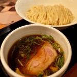 麺屋玉ぐすく - 鴨油の醤油つけ麺 並…850円