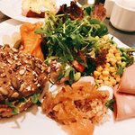 The Ritz-Carlton Millenia Singapore - サンドのバンズもセサミやナッツが散りばめられていて旨いですね♪