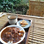 平尾台蕎麦処　えん - 自然の空気とともに「チョコット葉山カレー」を